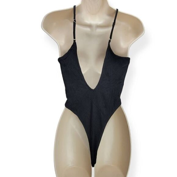 Wild Fable Black Halter BodySuit XLarge - Picture 2 of 3